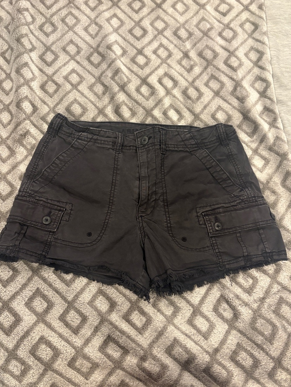 Women’s American Eagle dark Navy Cargo Denim Shorts - Casual Frayed Hem
